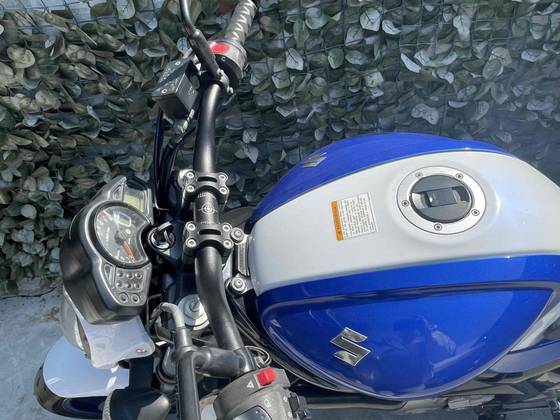 SUZUKI GLADIUS 
